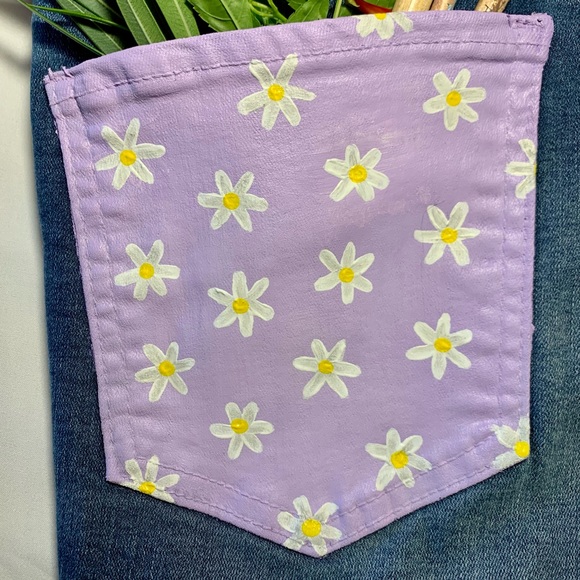 Sweet daisies hand painted jean pocket - Picture 2 of 3